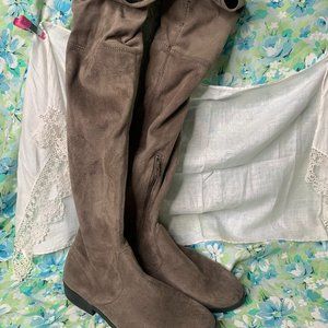 LFL by Lust for Life Over Knee No Heel Boots - SZ 8.5 - Soft & Stretchy Fabric